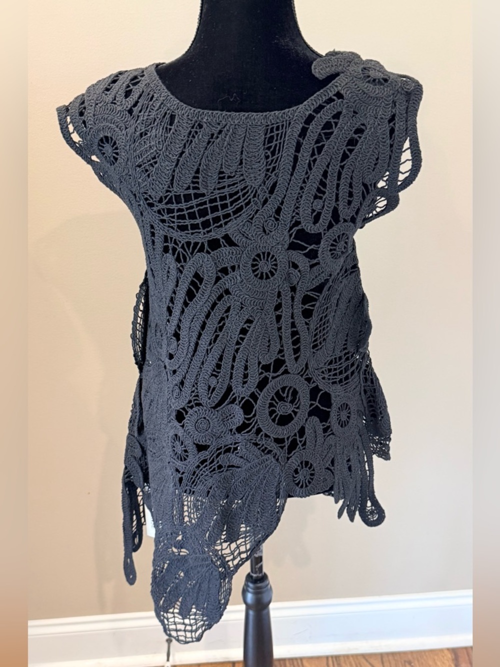 NWT Women’s COMMENSE black crocheted sweater top- Size Small - Picture 6 of 12